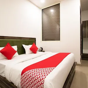 Oyo Flagship 44094 Grand Near Dashrath Puri Metro Station Hotel